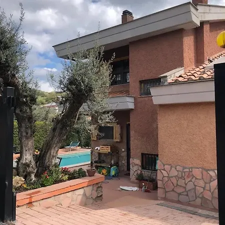 Con Piscina Stefanie Apartment Sacrofano